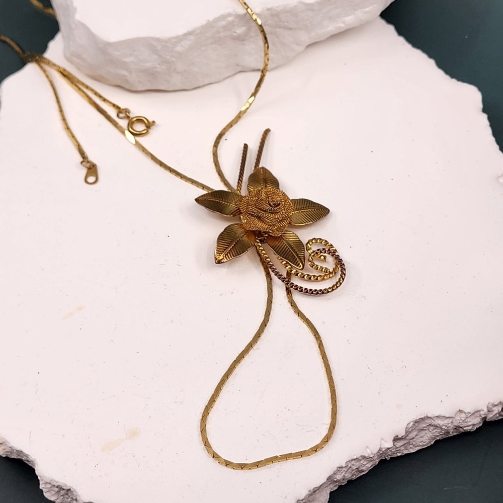 Gold Tone Mesh Rose Leaf Pendant Necklace Floral Statement Jewelry Romantic Gift